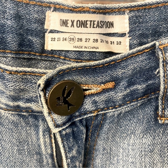 ONE by one teaspoon boyfriend ripped jeans- size 25 - Picture 2 of 3